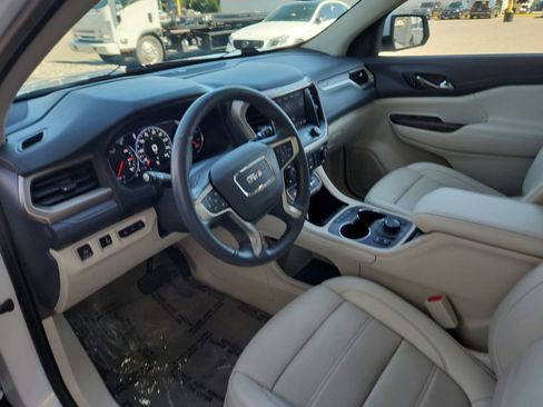 Used 2023 GMC Acadia Denali AWD/4WD image 9