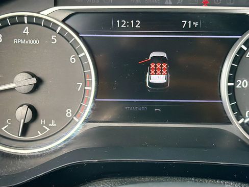 Used 2023 Nissan Pathfinder SL image 39