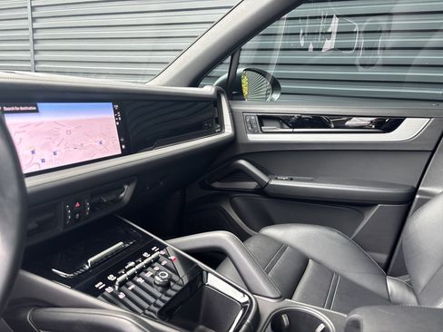 Certified 2024 Porsche Cayenne S image 10