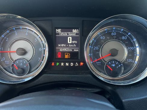 Used 2013 Chrysler Town & Country Touring image 16