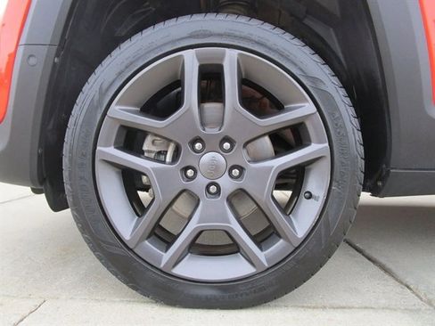 Used 2021 Jeep Renegade Latitude image 26