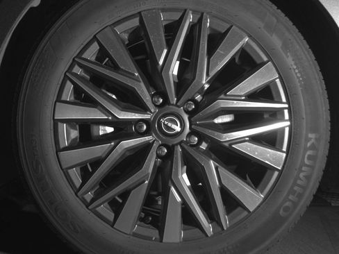 Used 2025 Nissan Altima 2.5 SV image 12