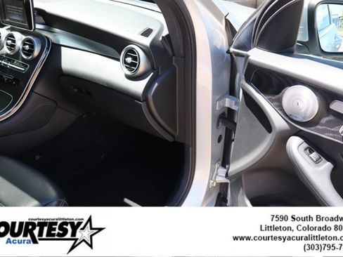 Used 2018 Mercedes-Benz GLC 300 4MATIC image 33