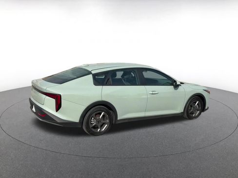 Used 2025 Kia K4 LXS image 14
