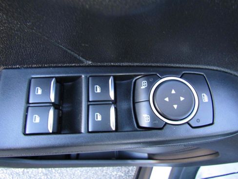 Used 2022 Ford Escape SE image 11