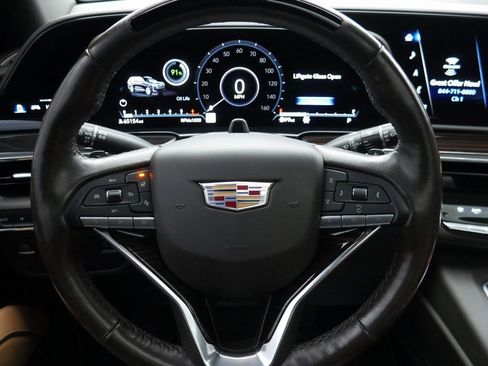 Used 2023 Cadillac Escalade ESV Premium Luxury image 11