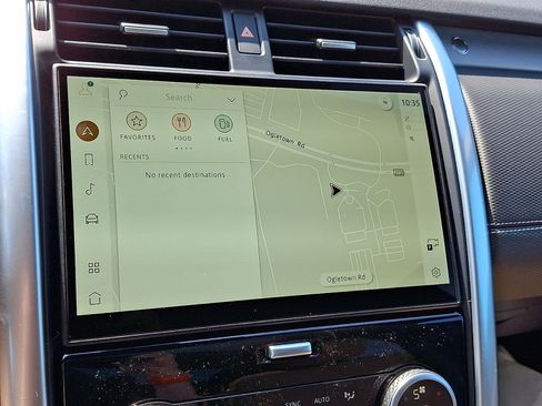 Certified 2025 Land Rover Discovery Dynamic SE image 23