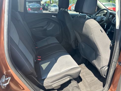 Used 2017 Ford Escape SE w/ SE Cold Weather Package FWD image 16