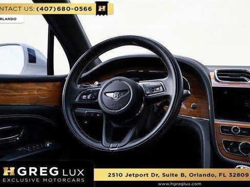 Used 2022 Bentley Bentayga AWD/4WD image 44