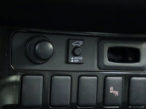 Used 2018 Mitsubishi Outlander SEL image 19