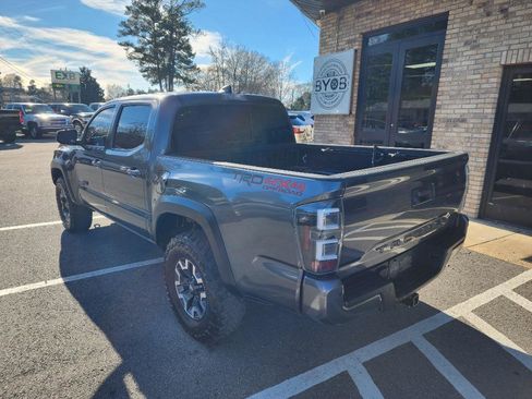 Used 2022 Toyota Tacoma TRD Off-Road image 3