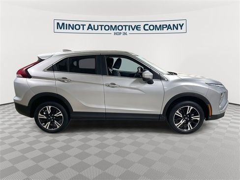 Used 2024 Mitsubishi Eclipse Cross SE image 9