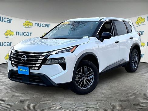 Used 2024 Nissan Rogue S image 3