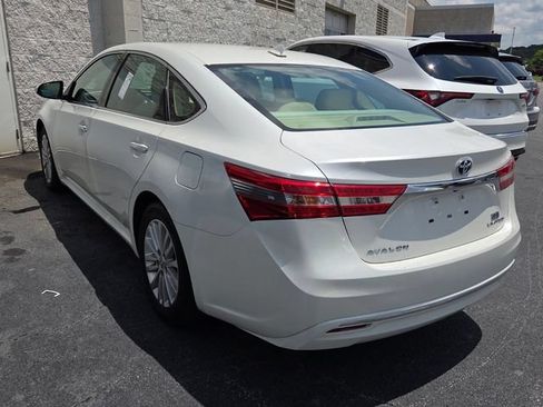 Used 2014 Toyota Avalon Limited w/ Technology Package FWD image 9