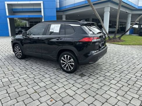 Used 2025 Toyota Corolla Cross XLE FWD image 32