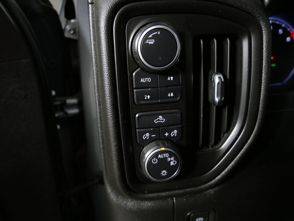 Used 2021 Chevrolet Silverado 1500 Custom Trail Boss AWD/4WD image 14