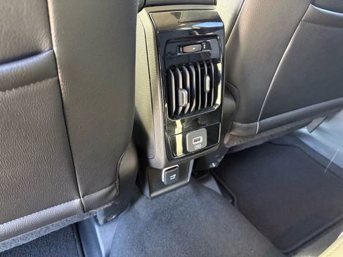 Used 2022 Jeep Compass Latitude image 32