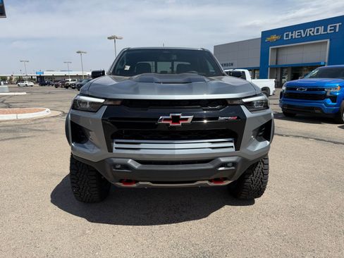 Used 2025 Chevrolet Colorado ZR2 image 2