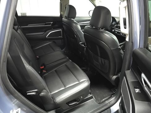 Used 2020 Kia Telluride S w/ S 8 Passenger Seating Package AWD/4WD image 18