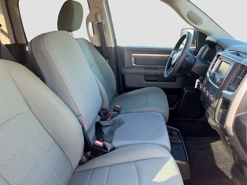 Used 2019 RAM 1500 Classic SLT AWD/4WD image 24