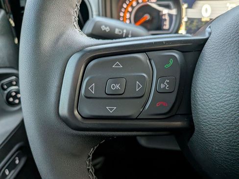 New 2025 Jeep Gladiator Sport AWD/4WD image 15