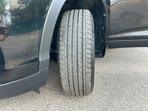 Used 2019 Toyota Highlander XLE image 22