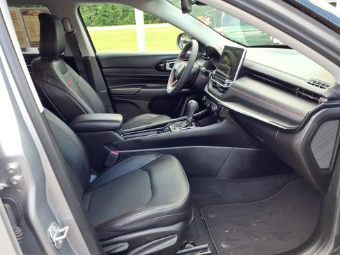 Used 2022 Jeep Compass Trailhawk w/ Sun and Sound Group AWD/4WD image 10