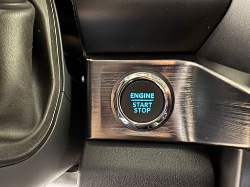 Certified 2025 Ford F350 Lariat image 23