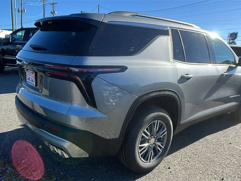 New 2026 Chevrolet Traverse LT w/ Driver Confidence Package image 5