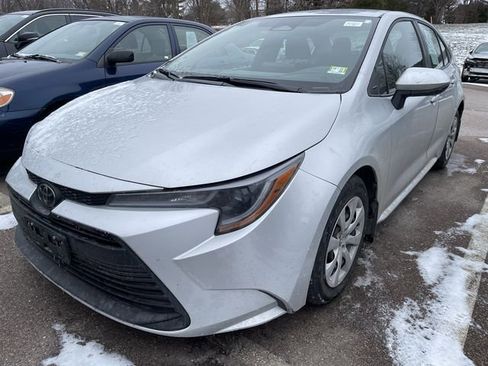Certified 2023 Toyota Corolla LE image 2