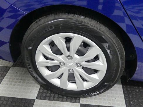 Used 2019 Hyundai Accent SE FWD image 16