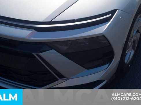 Certified 2025 Hyundai Sonata SE image 11