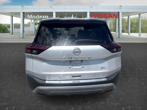 Used 2022 Nissan Rogue SV FWD image 6