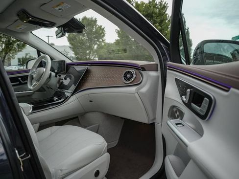 Certified 2023 Mercedes-Benz EQE 350+ 4MATIC SUV w/ Exclusive Trim Package image 27