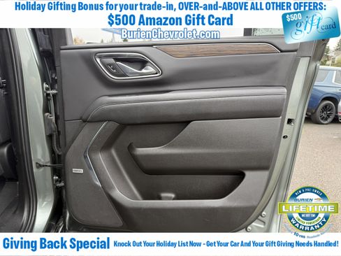 Used 2023 Chevrolet Suburban Premier image 23