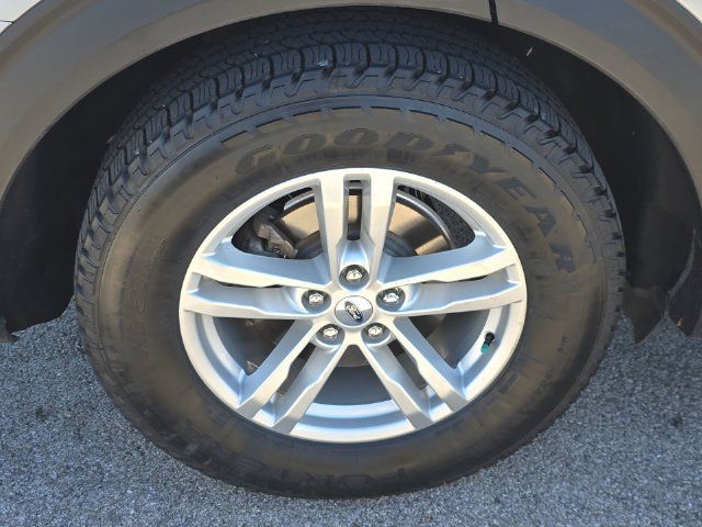 Used 2020 Ford Explorer XLT RWD image 33
