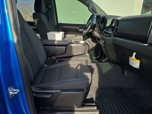 New 2025 Chevrolet Silverado 1500 LT w/ Convenience Package II image 29