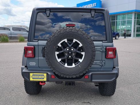 Used 2025 Jeep Wrangler Unlimited Rubicon AWD/4WD image 7
