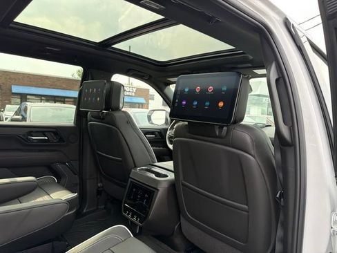 Used 2026 GMC Yukon AT4 Ultimate w/ LPO, Floor Liner Package AWD/4WD image 21
