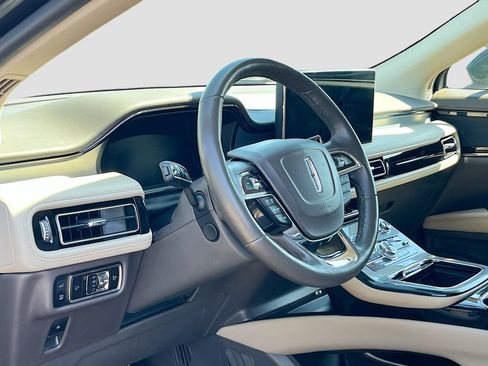 Used 2023 Lincoln Nautilus AWD w/ Premium Package image 9
