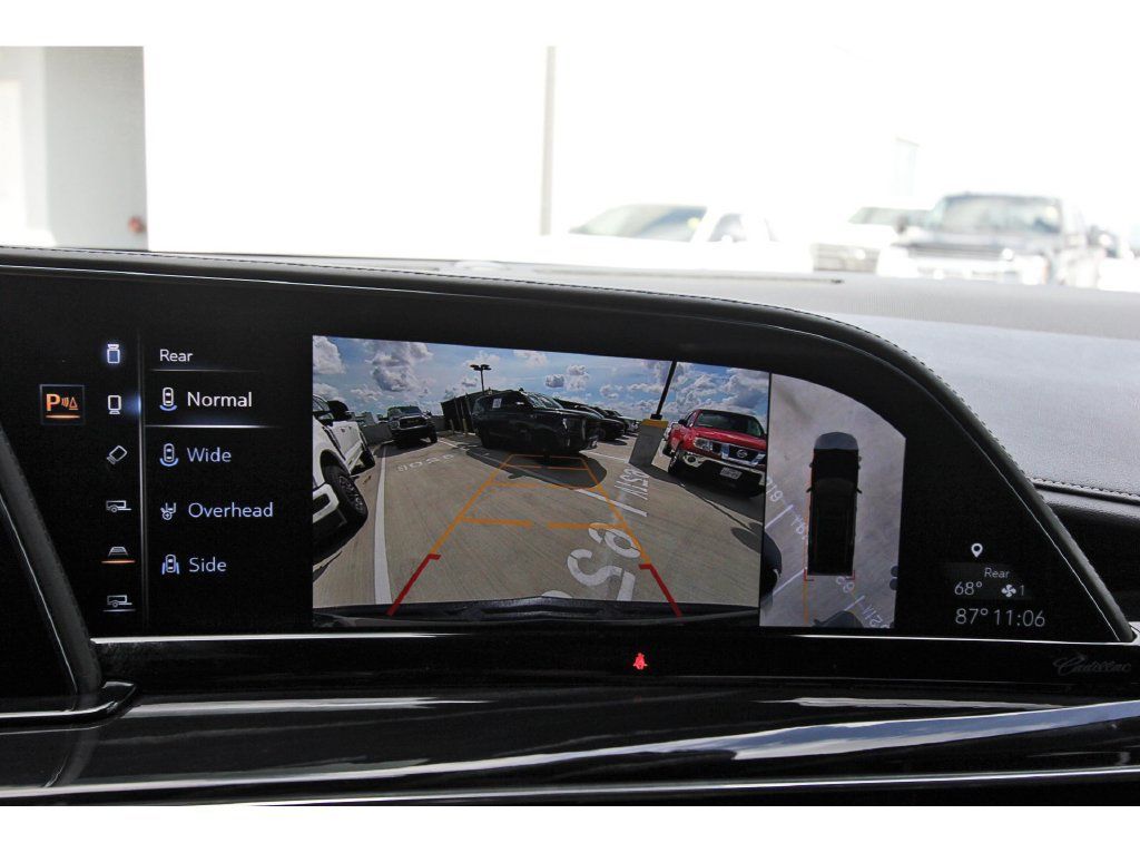 Used 2021 Cadillac Escalade Sport w/ LPO, Illumination Package AWD/4WD image 23