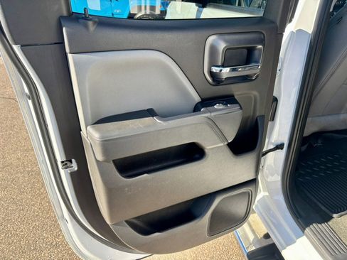 Used 2018 Chevrolet Silverado 1500 Custom w/ Custom Value Package image 19