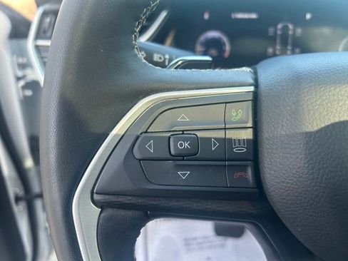 Used 2023 Jeep Grand Cherokee L Laredo AWD/4WD image 15