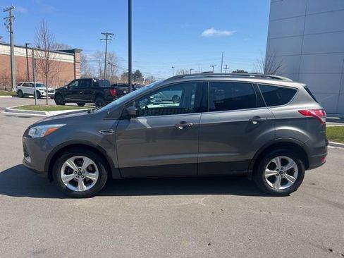 Used 2014 Ford Escape SE w/ Equipment Group 201A image 8