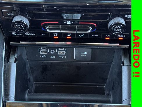 Used 2023 Jeep Grand Cherokee L Laredo image 18