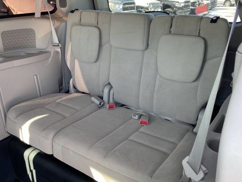 Used 2014 Dodge Grand Caravan SXT w/ UConnect Hands-Free Group image 9