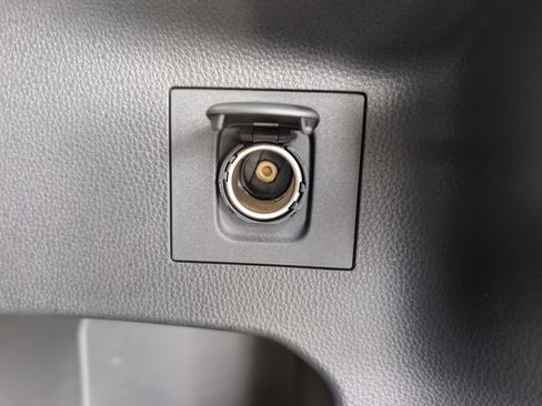 Certified 2025 Toyota 4Runner SR5 AWD/4WD image 36