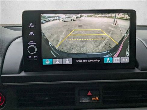 New 2025 Honda Pilot Touring image 13