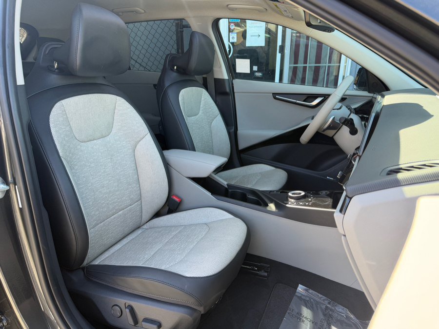 Used 2024 Kia Niro Wave FWD image 34