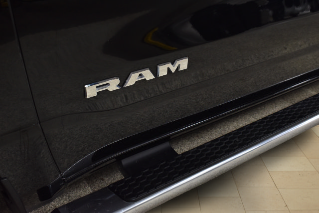 Used 2023 RAM 1500 Big Horn AWD/4WD image 37